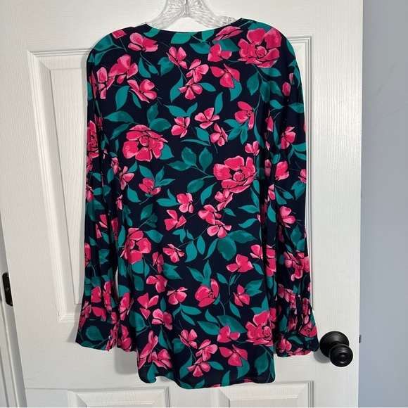 Talbots Outlet M tunic top, navy/floral, rayon, flowy, long sleeve, fall, autumn - Picture 7 of 7